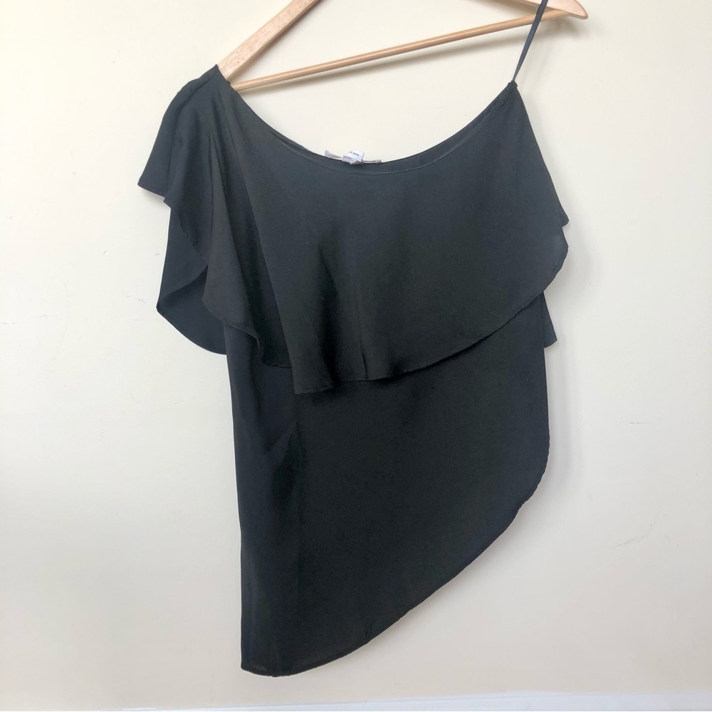 BCBG Generation one shoulder ruffle asymmetric blouse in black size 4